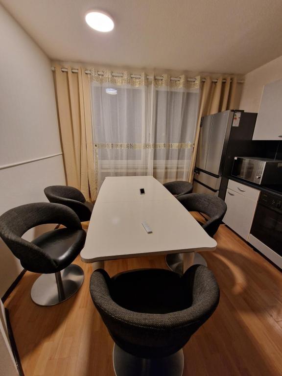 Mitten in Neuss 20 min zu Düsseldorf und 30 min zu Köln - Ferienwohnung Neuss