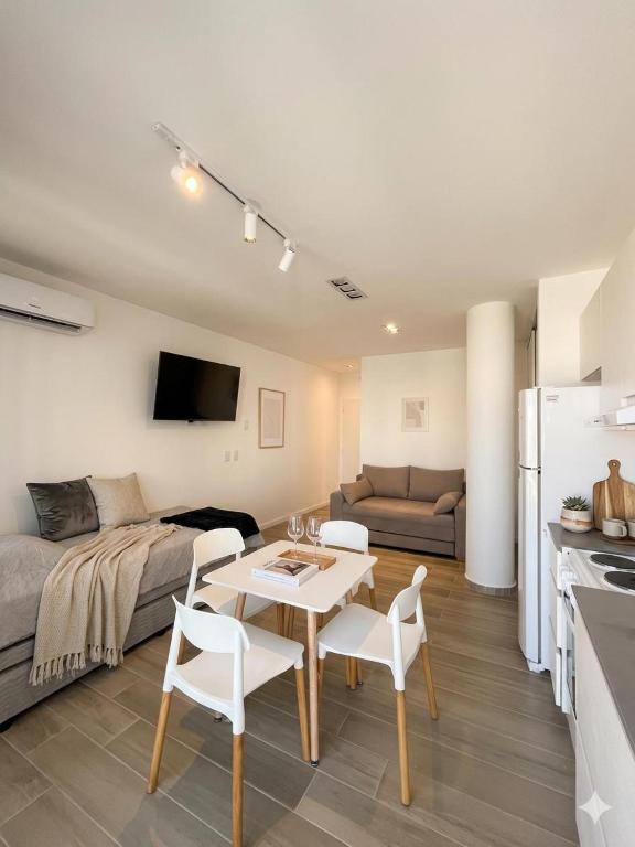 Bright and Spacious Loft - B&B Rosario