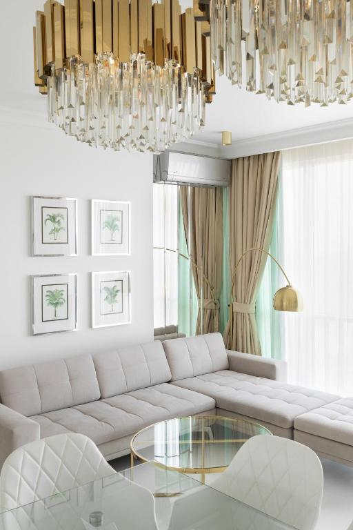 Luxury 3BR Apartment with Sea View GreenWood - B&B Odessa