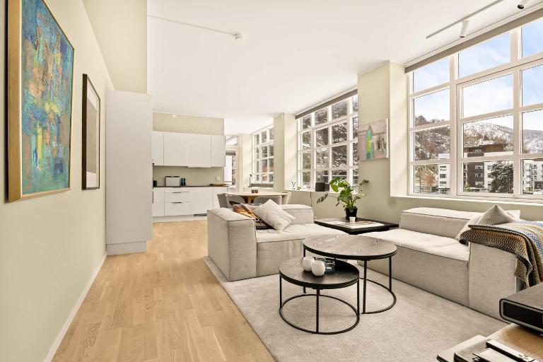BV1 - New 2BR Apartment Near Ocean - Ferienwohnung Bergen