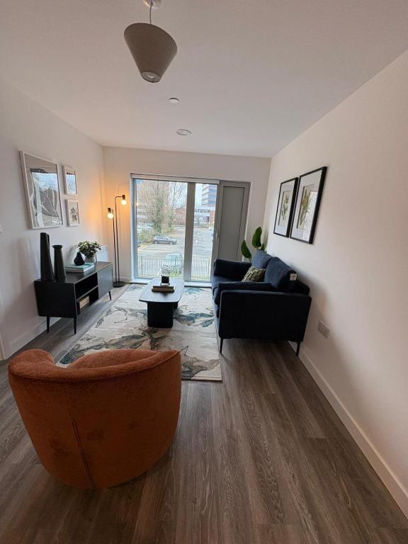Stylish 2 bedroom modern apartment central to Eccles - Bed and Breakfast Manchester