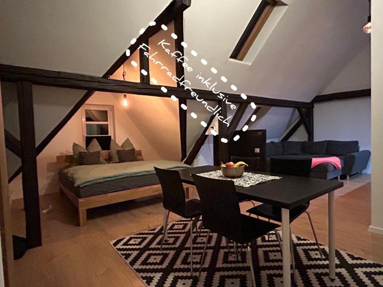 Schöne neue DG Wohnung mit sonniger Dachterrasse und fantastischem Ausblick - Chambres d'hôtes Naumbourg