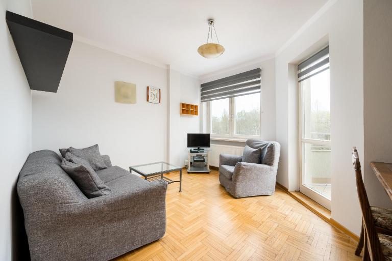 Kabaty Standard Apartment by BookingHost - B&B Warsaw