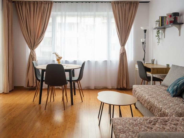 Shazam Apartment Central, Stylish & Cozy near AUBG - B&B Blagoevgrad