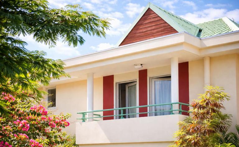 Le Roquefeuil- T4 Duplex 3 chambres-6 p-calme-St-Gilles les bains - B&B Saint-Paul