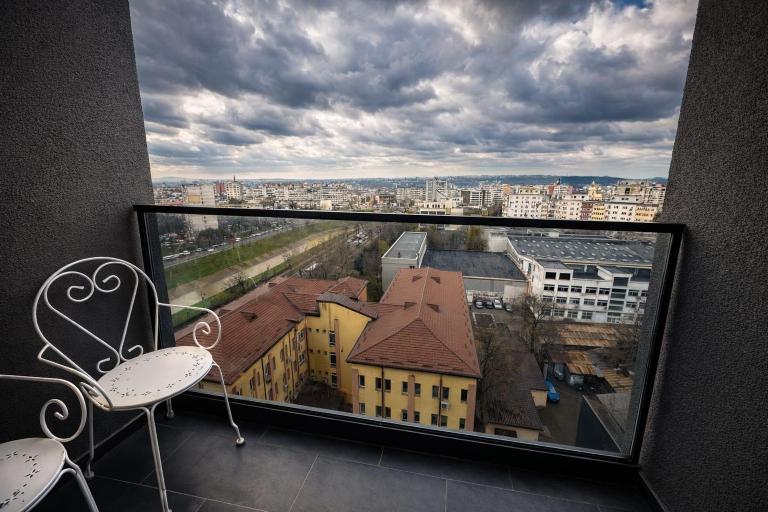 Luxury White Studio - Chambres d'hôtes Iași