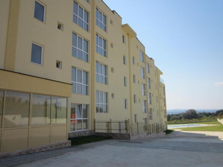 Апартамент Лана 2 - B&B Byala