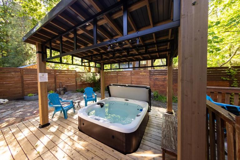 Cozy Mt Hood Adventures home with hot tub - Ferienwohnung Rhododendron