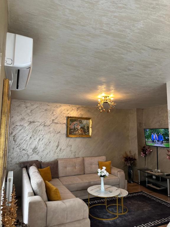 Christian Dior Lazarevac - Chambres d'hôtes Lazarevac