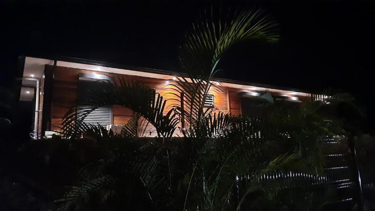 Villa bois moderne 120m2 Vue 360, nature et calme - B&B Sainte-Rose