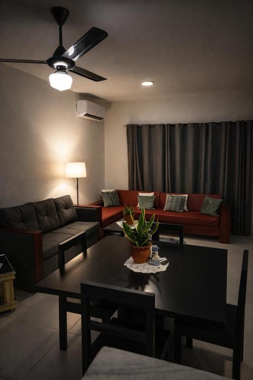 Modern 2BR Apartment 3 Min from Airport with Free Parking - 1 - B&B Sosúa