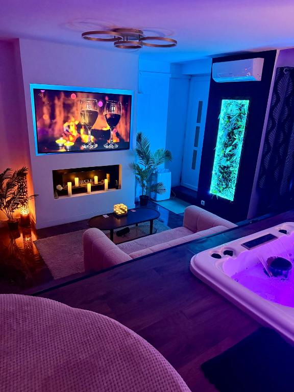 Townhouse83 Loveroom Chic Jacuzzi privatif - B&B Gonfaron