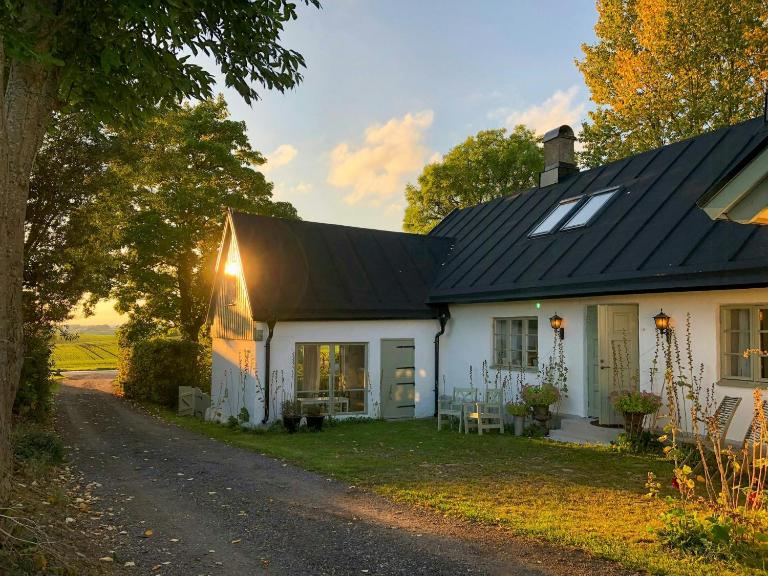 1800S Farmhouse In The Rolling Skivarp Hills - Ferienwohnung Skivarp