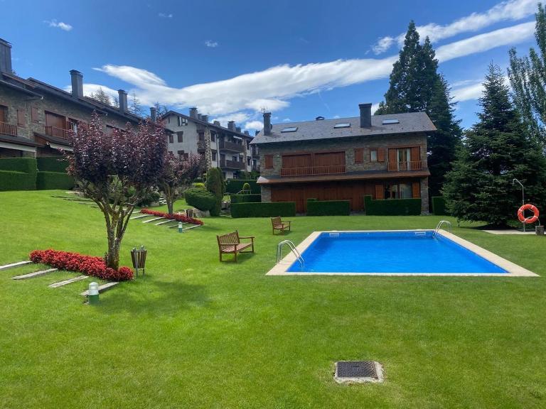La Cerdaña, tu escapada perfecta en la montaña - B&B Llívia