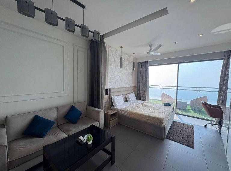 Supernova sky inn stay 42 floor half day - B&B Nueva Delhi