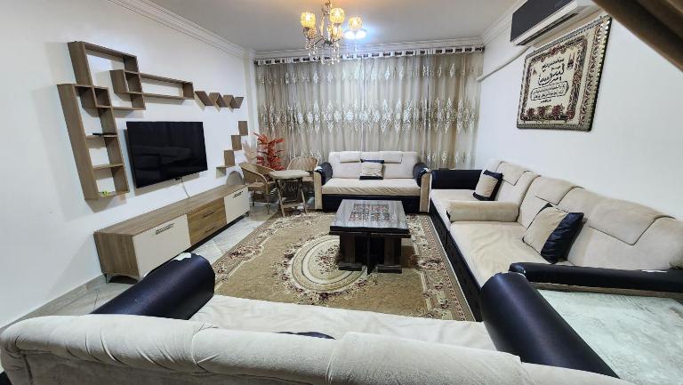 Cozy Furnished Family Apartment شقة عائلية مفروشة - B&B Ciudad del Ramadon 10
