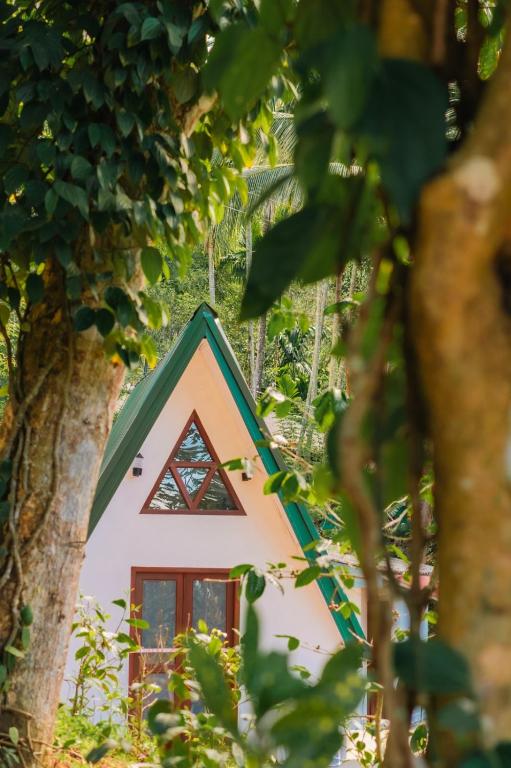 River Vibe Cabana & Villa - Ferienwohnung Kalupahana