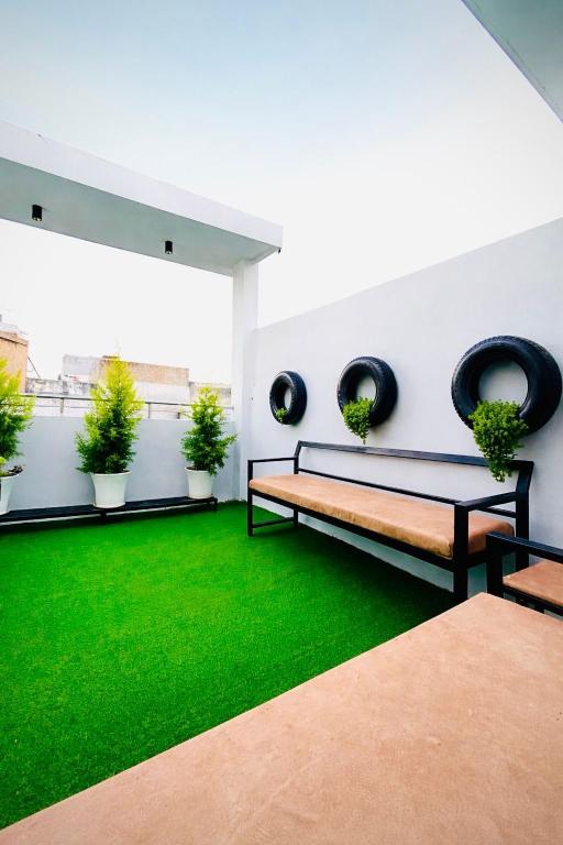 Nexaura Stays - B&B Indore