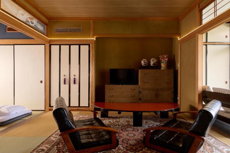 Top Floor Suite - Balcony View - Higashi Chaya Area - Chambres d'hôtes Kanazawa
