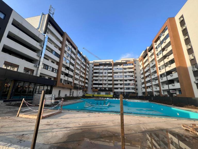 85th Pool View Studio - B&B Popeşti-Leordeni