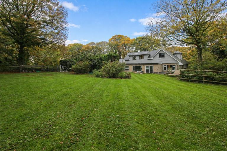5 Bedroom Family House Nr Sandbanks 10-12 guests - B&B Corfe Mullen