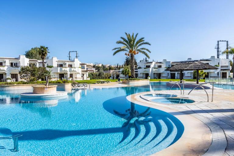 4 Resort pool, AC & gym by Algarve Dream Holidays - Ferienwohnung Albufeira