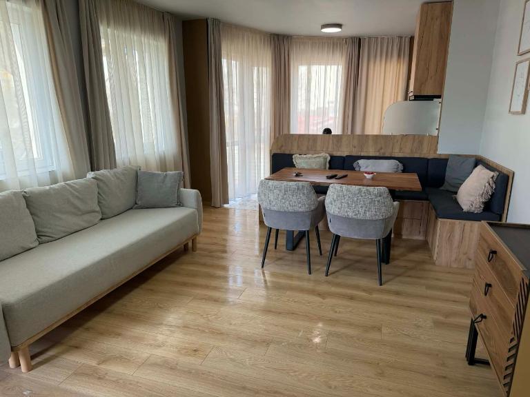 Danube Cozy Corner, with free underground parking - B&B Ruse
