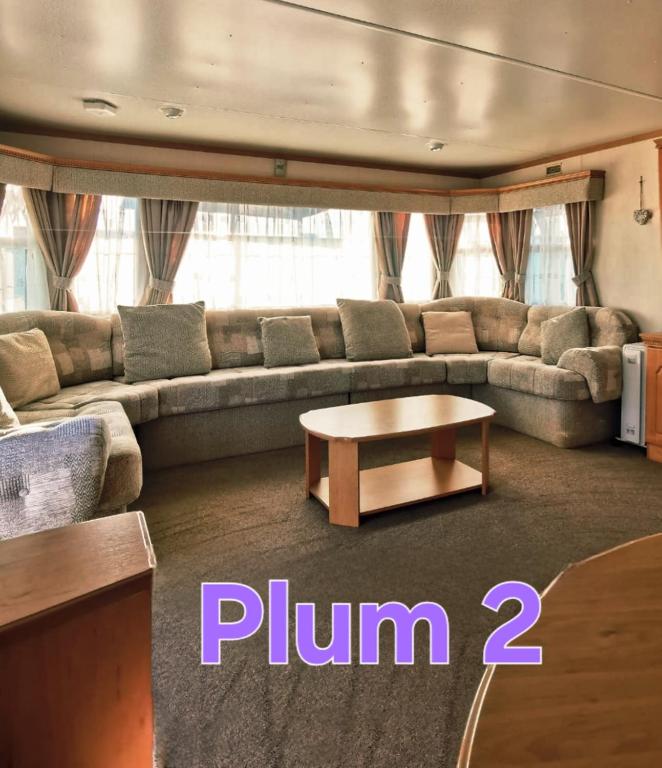 Plum 2, luxury 3 bed 8 berth, gas central heating, bedding included, Static caravan with large wrap around secure veranda on Coral Beach in Ingoldmells - Ferienwohnung Ingoldmells