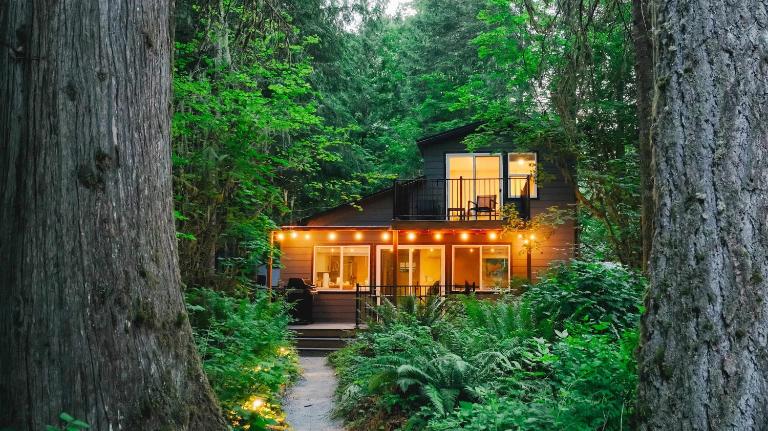 Sauk River Cabins - Hot tub - Firepit - B&B Darrington