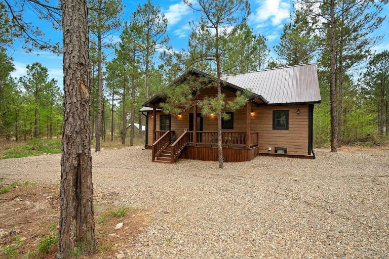 Fire Away- Broken Bow Cabin - B&B Broken Bow