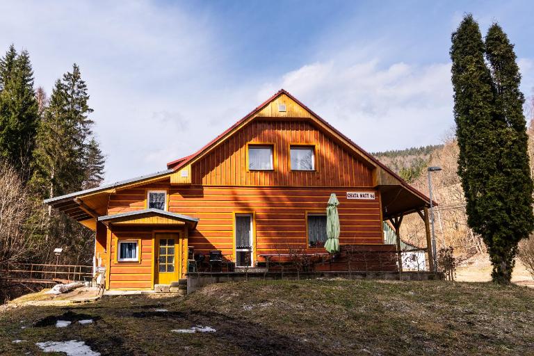 Celá Horská Chata Maty - až 25 lůžek - Ferienwohnung Dolní Dvůr