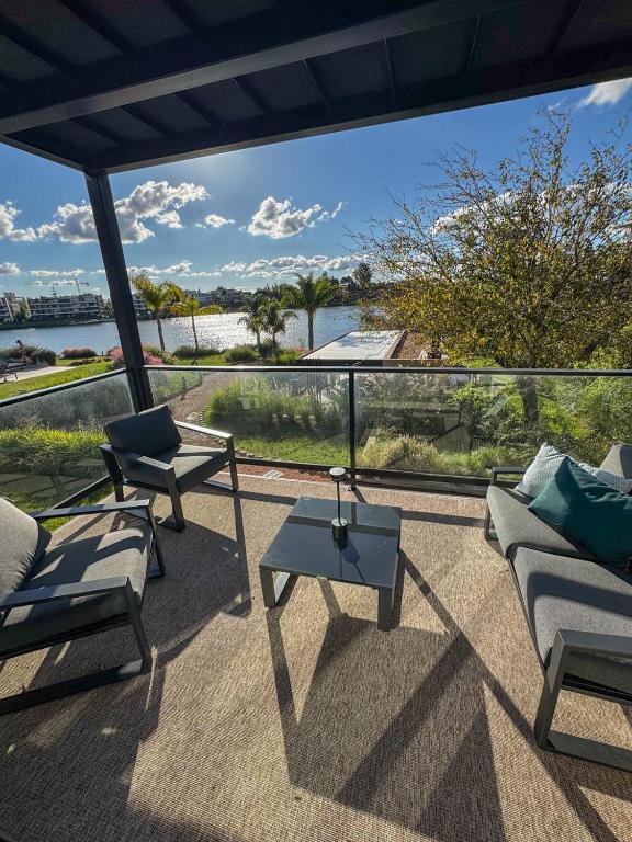 Lakefront Studio - Heated Pool & Gym 5 min airport - Bed and Breakfast Montevideo