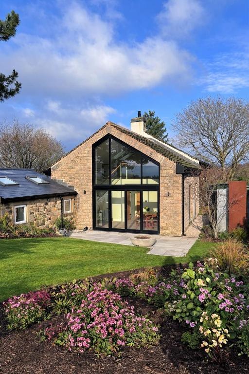 Spectacular Pennine Views - Bed and Breakfast Meltham