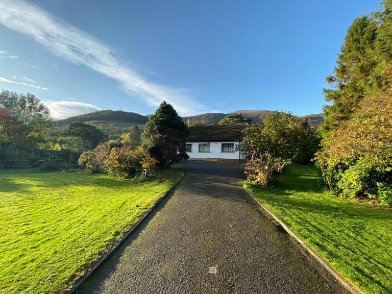 Larch Lodge - Paradise in the Mourne Mountains - Ferienwohnung Bryansford