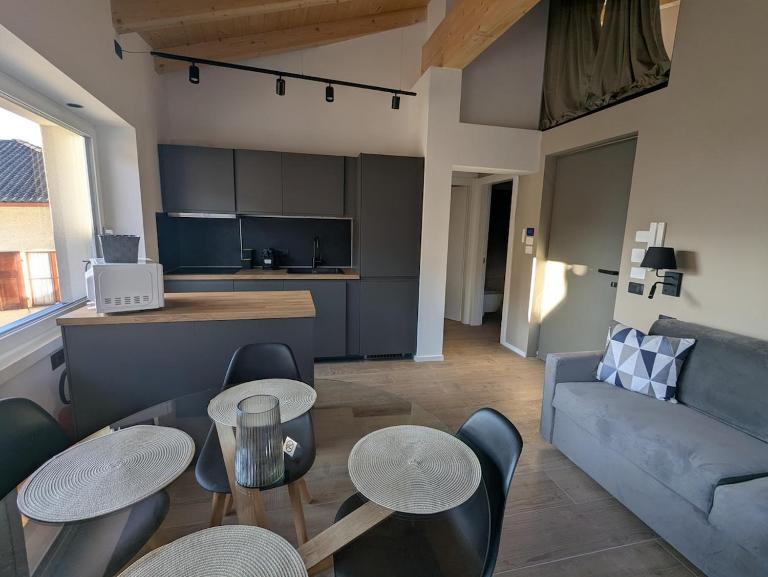 Alpine Lodge Grey by Tss - The charm of the center - B&B Levico Terme