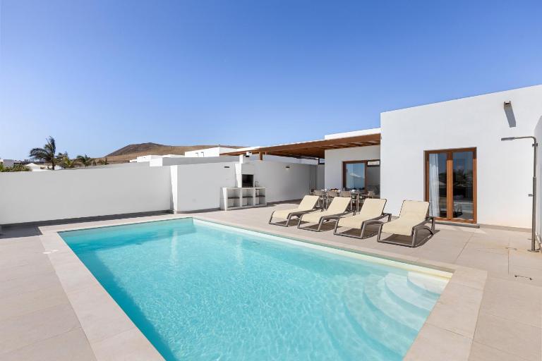Villa Los Altos Gadea 9B by Escape Home - B&B Playa Blanca