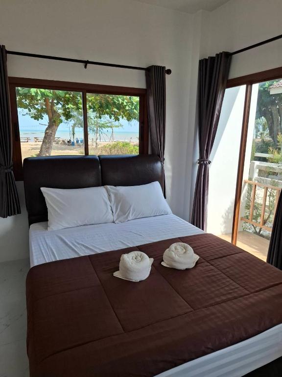 Lamae Beachfront Villa - Ferienwohnung Ban Laem No