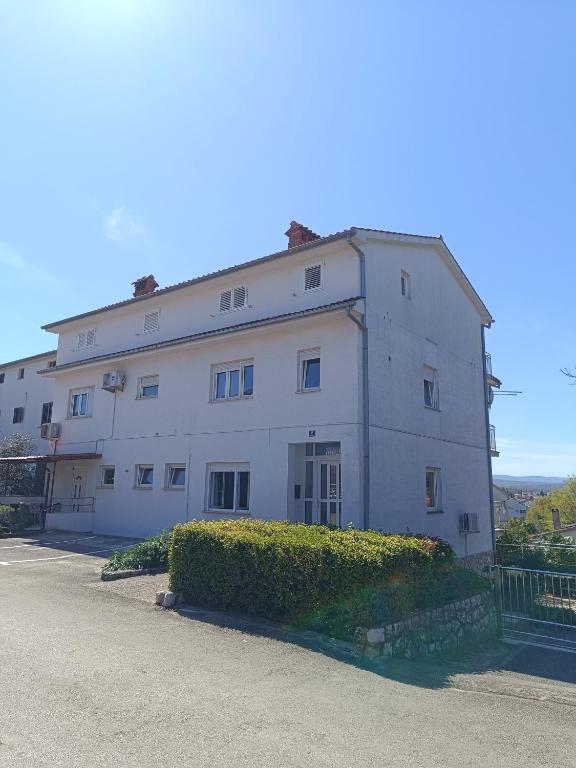 Apartmani Sandra 2 - Bed and Breakfast Malinska