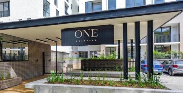 One Rosebank DJAYS Melangè Stylish Pad - B&B Johannesburg