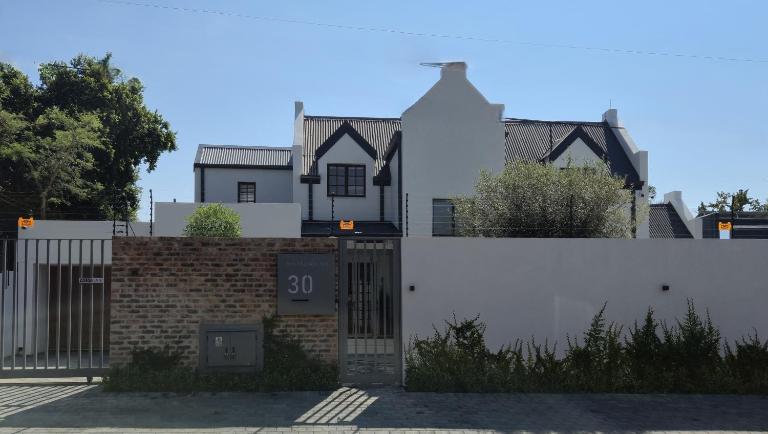 The Village Inn - B&B Pretoria