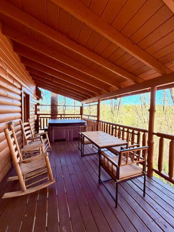 Mossy Trail Treasure Gatlinburg Cabin - B&B Sevierville