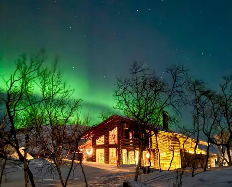 Aurora Lodge - Large Private Sauna & Nature Views - B&B Kilpisjärvi