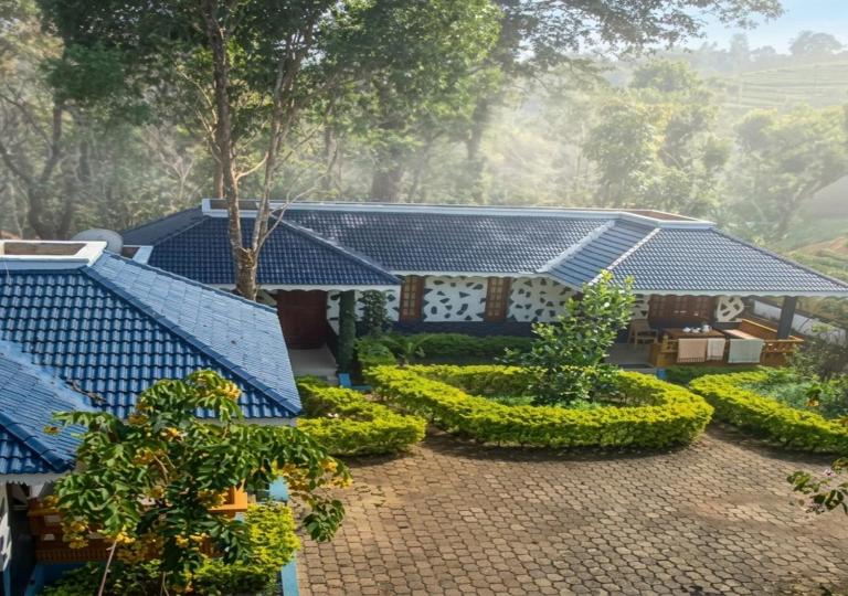 Kuruva Castle Cottages "A Jungle , Island , Nature & Village Retreat" - B&B Chēgādi