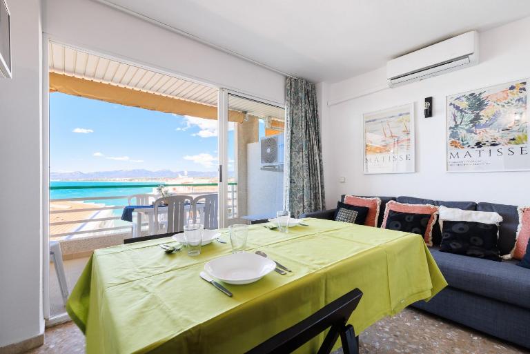Paradis 1 New Planet Costa Dorada - B&B Salou