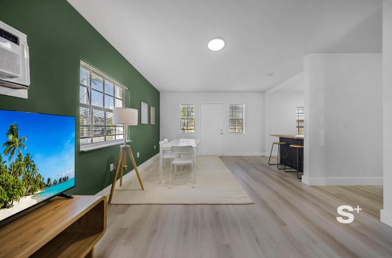 Comfy 1-Bedroom Retreat - Steps from Miami Beach - Bed and Breakfast Miami Beach