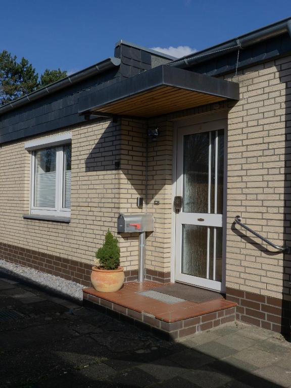 Ferienwohnung am Meerbach - Terrasse & Natur in Nienburg - B&B Nienburg