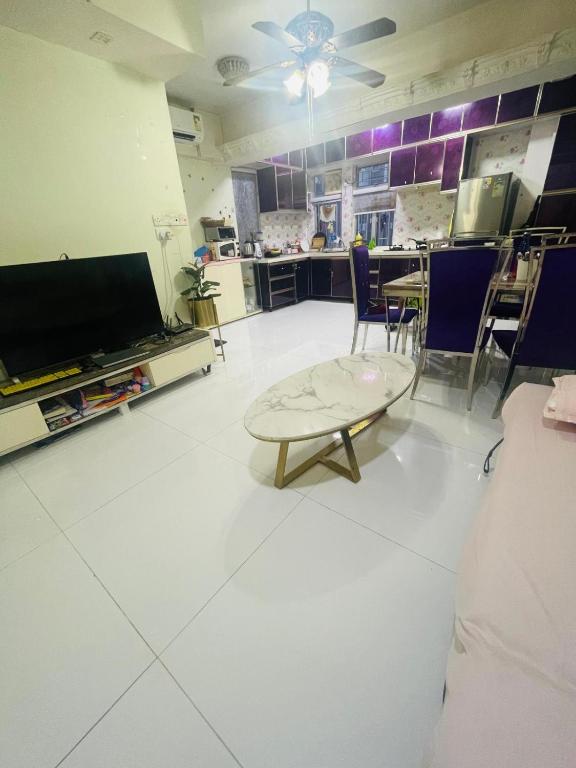 2 bhk flat available in tst - B&B Hong Kong