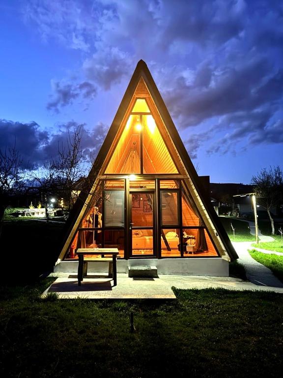 Horezu Cozy Cabin - B&B Izvoru Rece