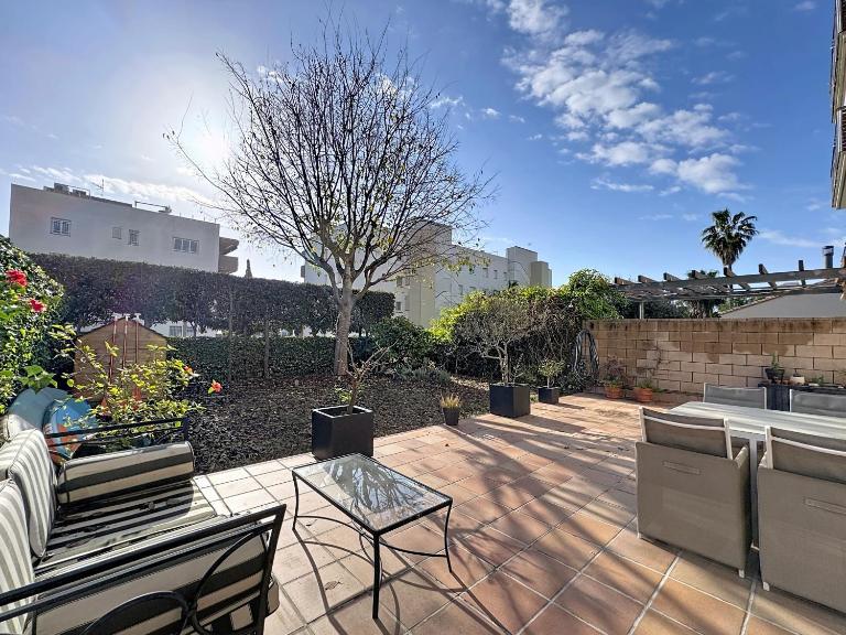 Piso con jardín cerca playa - Chambres d'hôtes Vilanova i la Geltrú