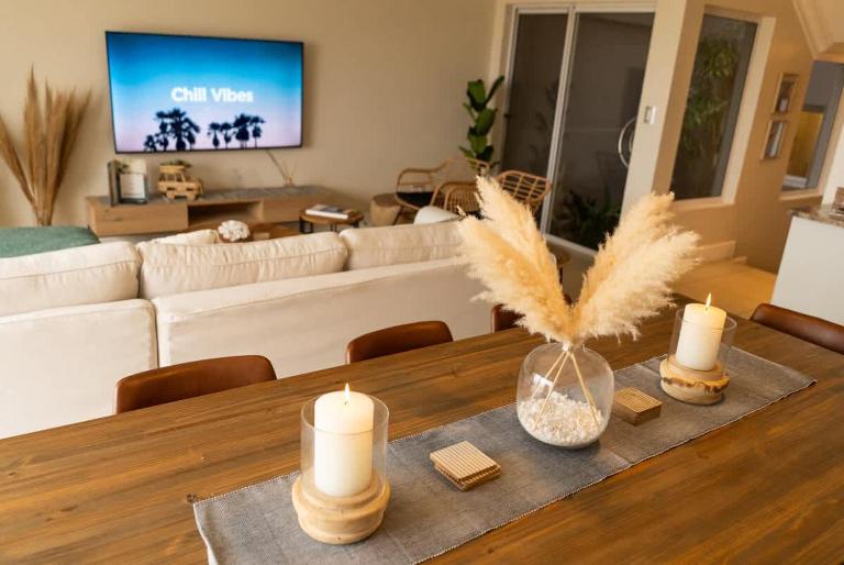 Deja Blue Beachfront Villa, Newly renovated - B&B Langstrand